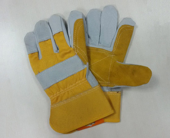 Reinforced cow split leather glove